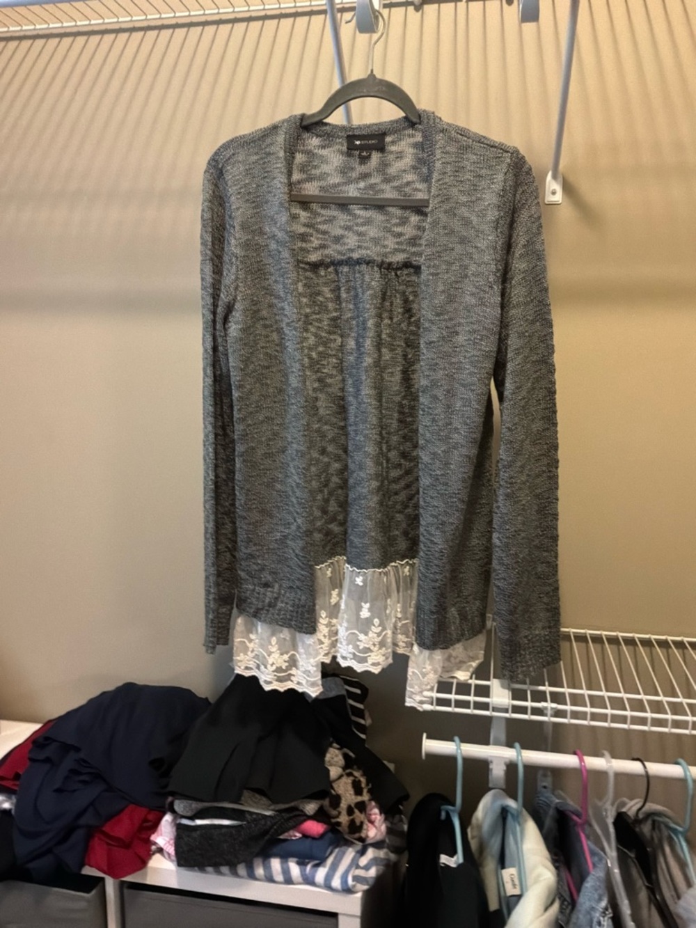 Women’s Gray Layered Lace-Hem Cardigan Sweater